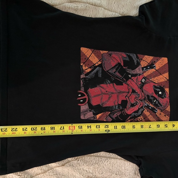 Marvel Deadpool “Heart Hands” Ladies Small Black Short Sleeve Tee Shirt - Picture 7 of 8